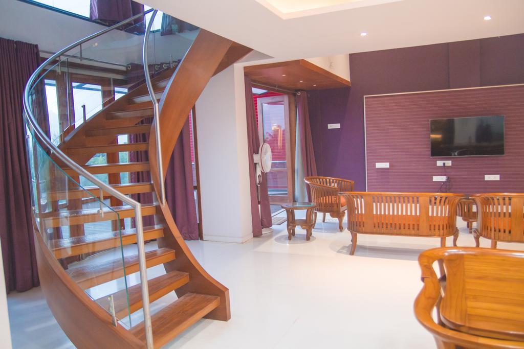 Gulmohar - Luxurious Penthouse Family Rooms Kolhapur Eksteriør bilde